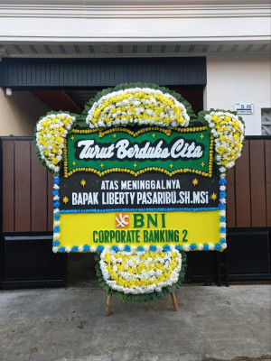 Papan Bunga Duka di Mamajang Dalam