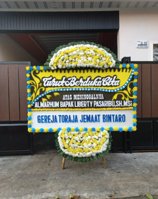 Papan Bunga Duka di Mamajang Dalam