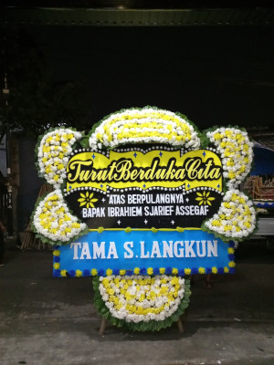 Papan Bunga Duka di Mamajang Dalam